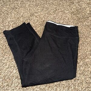 Marika Black Capris